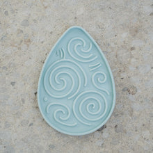 Load image into Gallery viewer, Dexypaws Tapis de léchage stimulant - Forme de goûte de rosée - Bleu ciel