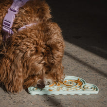 Load image into Gallery viewer, Dexypaws Tapis de léchage stimulant - Forme de nuage - Bleu ciel