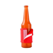 Load image into Gallery viewer, Hugsmart "Boozy Tailz" Jouet en caoutchouc & tissu craquant pour chien - Bière canine