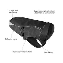 Load image into Gallery viewer, Kurgo Manteau pour chien North Country imperméable avec lumière, Noir