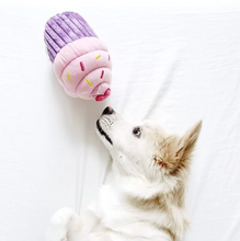 Load image into Gallery viewer, Jouet pour chien peluche Zippy Paws, Cupcake rose