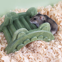 Load image into Gallery viewer, Living World Cachette comestible - Pont en arc - Verte - 165 gr (5,8 oz)