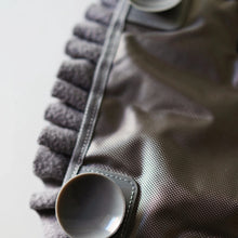 Load image into Gallery viewer, Messy Mutts Tapis de fouille à ventouses - Carré 11" x 11"