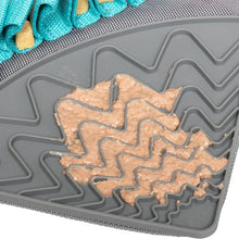 Load image into Gallery viewer, Messy Mutts Tapis de fouille à ventouses avec section de léchage carré