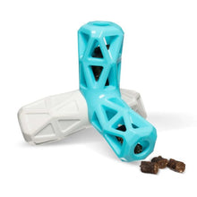 Load image into Gallery viewer, Messy Mutts "Totally Pooched, Squeak N' Stuff" Jouet en caoutchouc pour chien, Gris et bleu