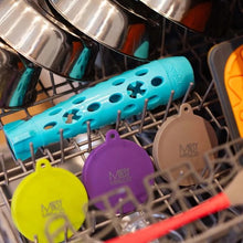 Load image into Gallery viewer, Messy Mutts ''Totally Pooched, Stuff N'chew'' Jouet fusée pour chien, Vert