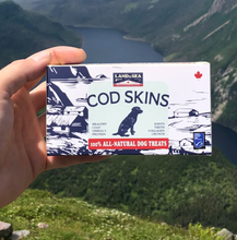 Load image into Gallery viewer, Land & Sea Gâteries Pour Chien, Peau De Morue Séchée, Coupée, 10x50gr