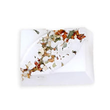 Load image into Gallery viewer, Living World bloc minéraux arôme de légumes 40g pour petits animaux - Boutique Le Jardin Des Animaux -Gâterie petit mammifèreBoutique Le Jardin Des Animaux60499