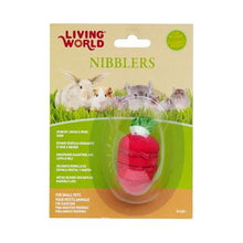 Load image into Gallery viewer, Living World Nibblers jouet à gruger éponge végétale et bois en forme de fraise pour petits mammifères - Boutique Le Jardin Des Animaux -Gâterie petit mammifèreBoutique Le Jardin Des Animaux61481
