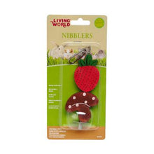 Load image into Gallery viewer, Living World Nibblers jouet à gruger fraise et champignon en bois sur tige pour petits mammifères - Boutique Le Jardin Des Animaux -Gâterie petit mammifèreBoutique Le Jardin Des Animaux61475