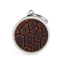 Load image into Gallery viewer, Médaille pour chien collection BRONX, VRAI CUIR MARRON, GRAND - Boutique Le Jardin Des Animaux -médailleBoutique Le Jardin Des AnimauxCE1065