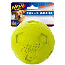 Load image into Gallery viewer, Nerf Dog Ballon de soccer sonore - Boutique Le Jardin Des Animaux -jouet chienBoutique Le Jardin Des AnimauxVP6835