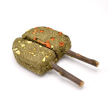 Load image into Gallery viewer, OXBOW Enriched Life - Sucette glacée de Fléole des prés - Boutique Le Jardin Des Animaux -jouet petit mammifèreBoutique Le Jardin Des AnimauxOX96528