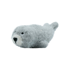 Load image into Gallery viewer, Bud'z Jouet en peluche pour chien - La bande Wooly - Phoque

