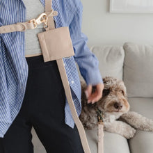 Load image into Gallery viewer, Dexypaws Laisse &quot;Mains Libre&quot; imperméable pour chien, Beige 6 pieds
