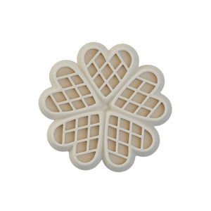 Dexypaws Tapis de léchage en silicone "Cache-cache" à alimentation lente - Coeurs - Crème au beurre