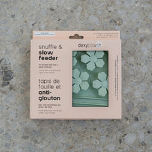 Load image into Gallery viewer, Dexypaws Tapis de léchage en silicone &quot;Cache-cache&quot; à alimentation lente - Fleurs - Vert sauge
