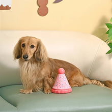 Load image into Gallery viewer, Hugsmart "Yappy Birthday" Jouet en caoutchouc &amp; tissu craquant pour chien - Chapeau - Rose
