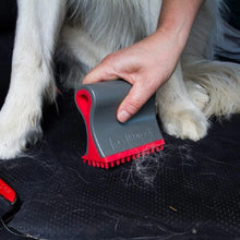 Charger l&#39;image dans la galerie, Kurgo Ramasse poils &quot;Shed Sweeper&quot;
