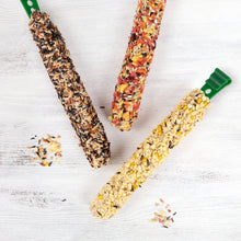 Load image into Gallery viewer, Living World Gâteries pour serins - Paquet de 3 saveurs - 85 gr
