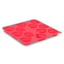 Load image into Gallery viewer, Messy Mutts Moules à biscuits pour cuire et congeler en forme de coeur, Bleu et rouge (Paquet de 2)
