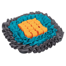 Load image into Gallery viewer, Messy Mutts Tapis de fouille à ventouses - Carré 11&quot; x 11&quot;
