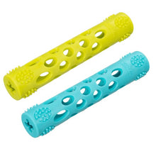 Charger l&#39;image dans la galerie, Messy Mutts &#39;&#39;Totally Pooched, Huff&#39;n Puff Throw Stick&#39;&#39; Jouet bâton pour chien, Vert
