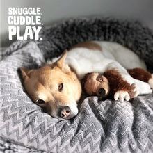 Load image into Gallery viewer, Snugarooz Jouet pour chien - Le paresseux Sasha
